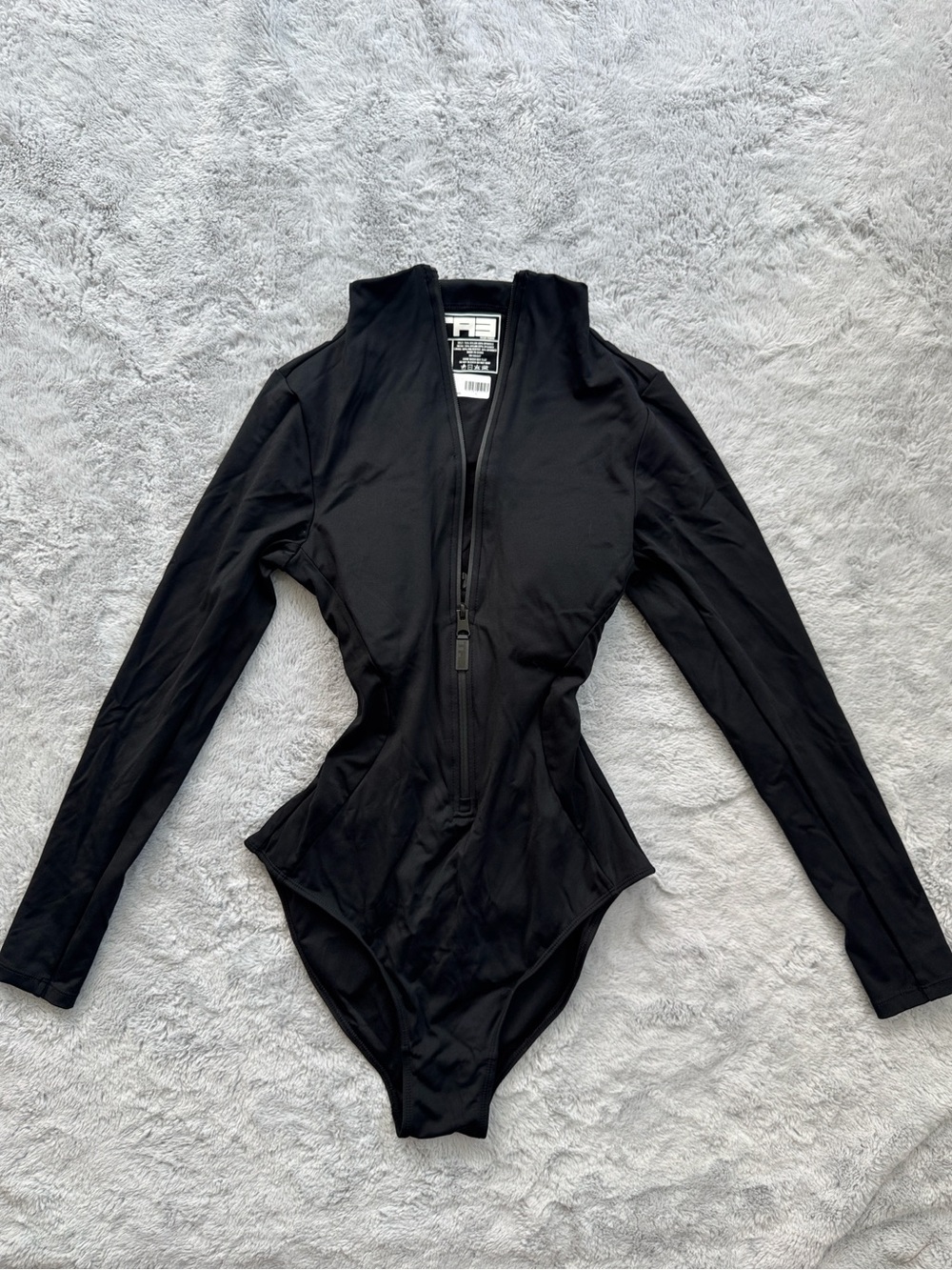 TA3 Surfy NWOT Long Sleeve Snatched Waist Lace Back Swimsuit Black Small Regular